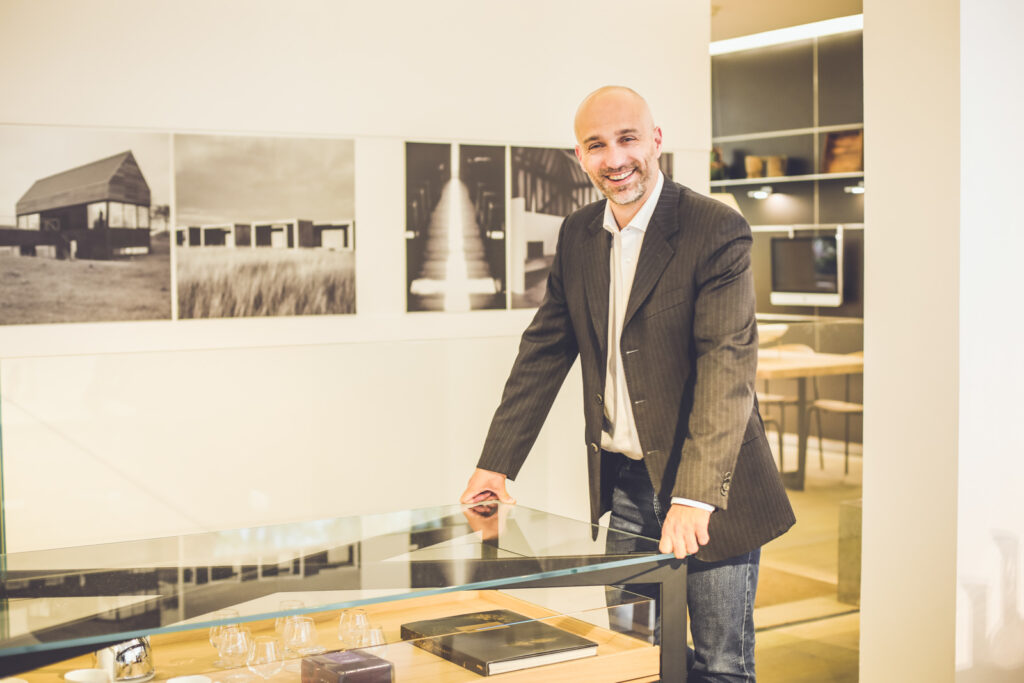 Meuble b Solitaire présenté au showroom bulthaup de Saint-Germain